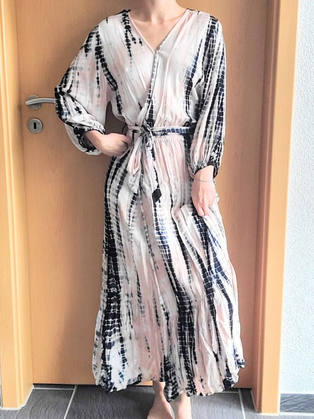 Young Fabulous & Broke Jillian Tie-Dye Faux Wrap Dress Peach, Navy Blue - Small - Picture 12 of 14